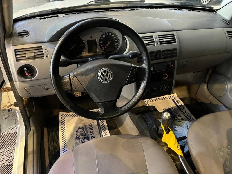 VOLKSWAGEN - SAVEIRO - 2002/2002 - Branca - R$ 24.900,00