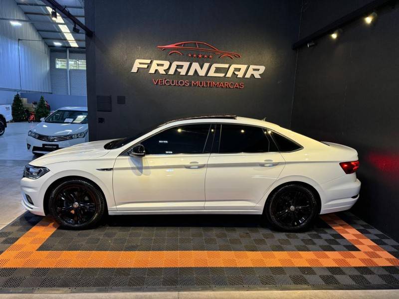 VOLKSWAGEN - JETTA - 2020/2020 - Branca - R$ 132.900,00