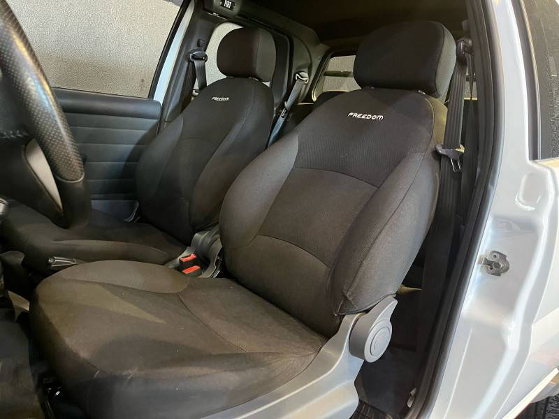 FIAT - STRADA - 2018/2019 - Branca - R$ 80.900,00