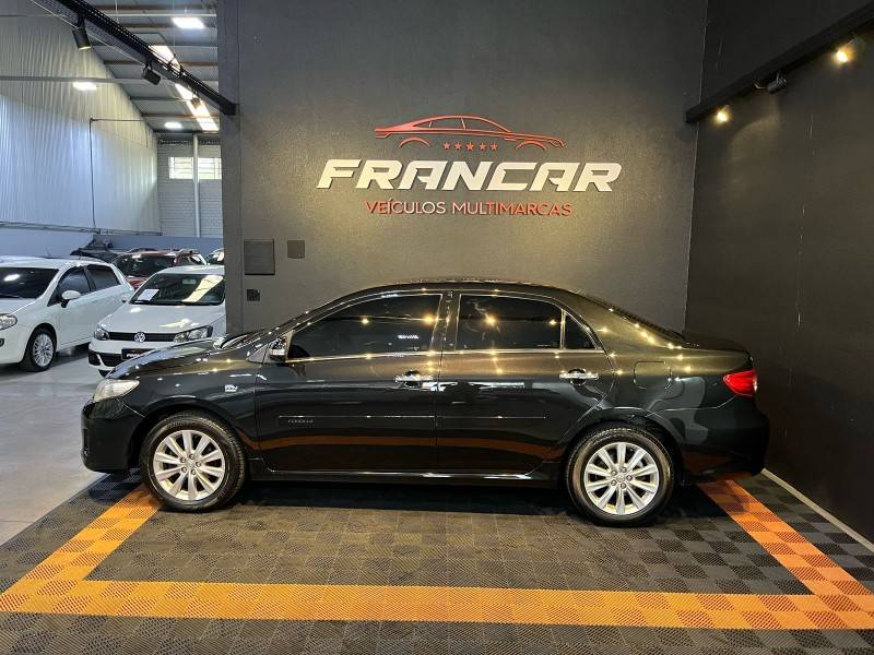 TOYOTA - COROLLA - 2012/2013 - Preta - R$ 76.900,00