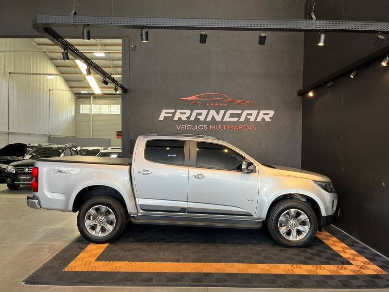 CHEVROLET - S10 - 2021/2022 - Prata - R$ 162.900,00