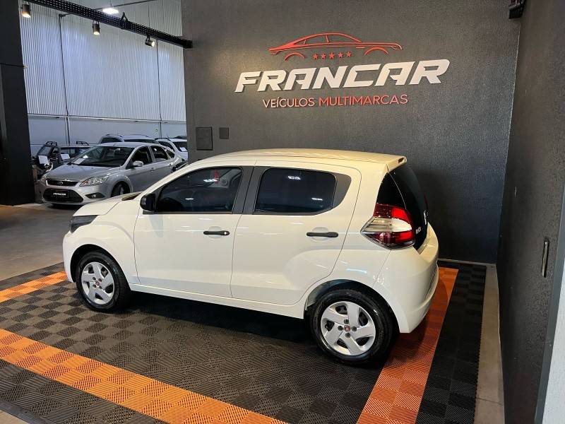 FIAT - MOBI - 2018/2019 - Branca - R$ 43.900,00