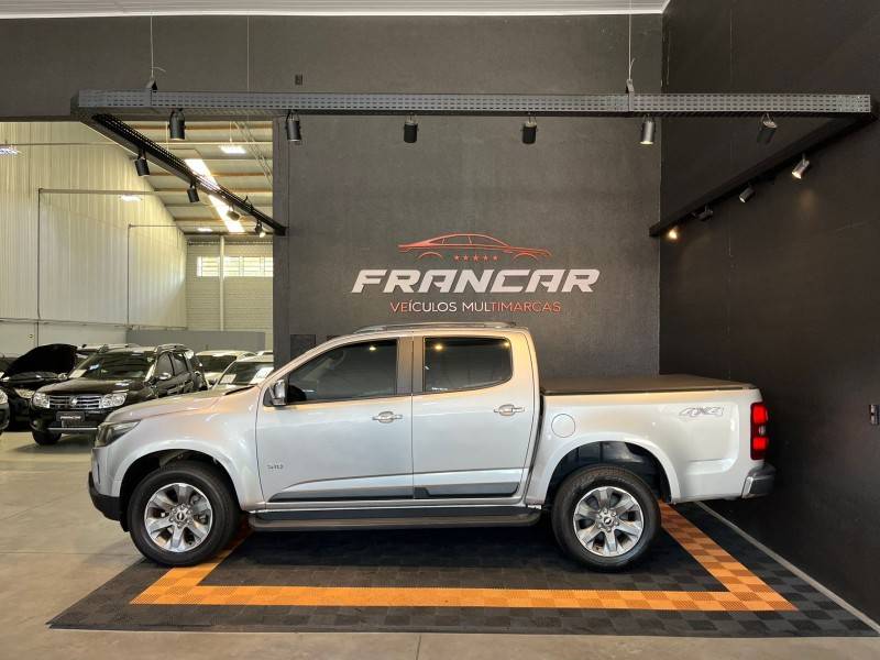 CHEVROLET - S10 - 2021/2022 - Prata - R$ 162.900,00