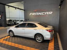 TOYOTA - COROLLA - 2017/2018 - Prata - R$ 89.900,00
