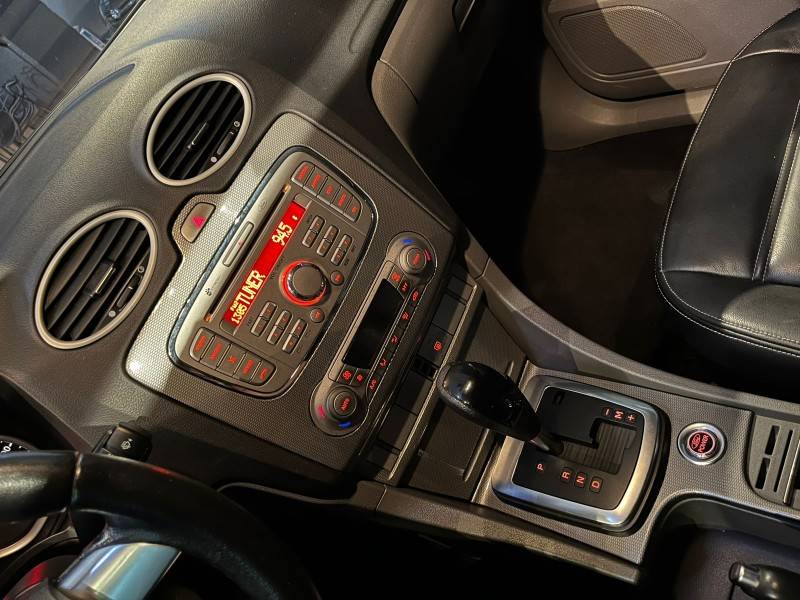 FORD - FOCUS - 2012/2013 - Branca - R$ 57.900,00