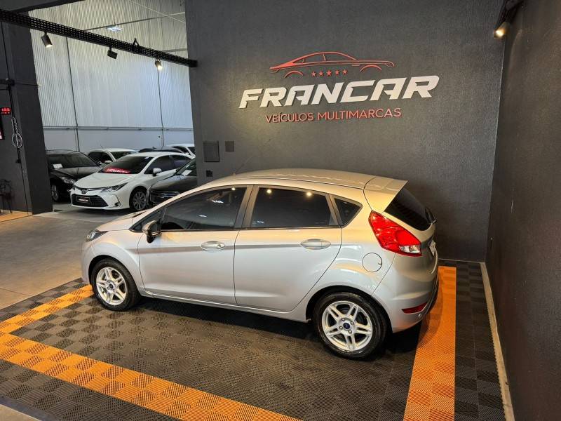 FORD - FIESTA - 2018/2018 - Prata - R$ 62.900,00