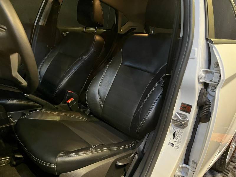 FORD - FIESTA - 2017/2017 - Branca - R$ 58.900,00