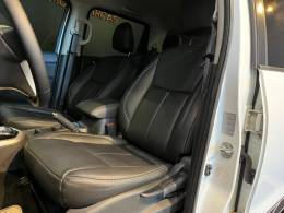 NISSAN - FRONTIER - 2021/2022 - Branca - R$ 158.900,00