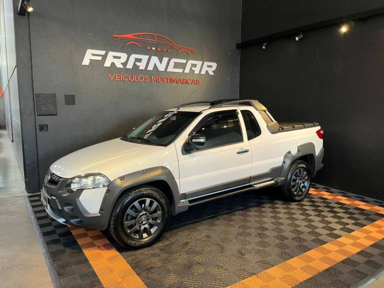 FIAT - STRADA - 2016/2016 - Branca - R$ 69.900,00