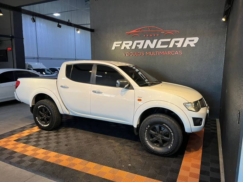 MITSUBISHI - L200 TRITON - 2012/2012 - Branca - R$ 124.900,00