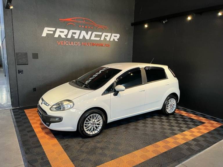 FIAT - PUNTO - 2012/2013 - Branca - R$ 43.900,00