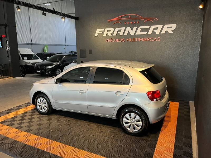 VOLKSWAGEN - GOL - 2013/2014 - Prata - R$ 39.900,00