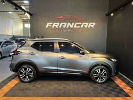 NISSAN - KICKS - 2022/2023 - Cinza - R$ 113.900,00