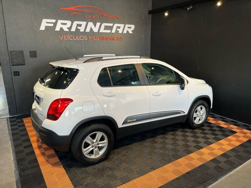CHEVROLET - TRACKER - 2013/2014 - Branca - R$ 68.900,00