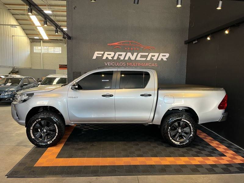 TOYOTA - HILUX - 2016/2017 - Prata - R$ 151.900,00