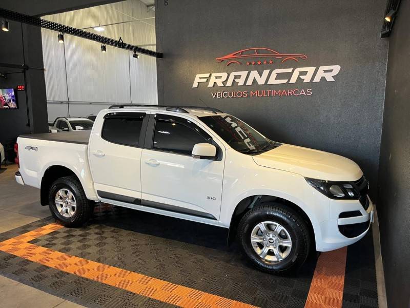 CHEVROLET - S10 - 2017/2018 - Branca - R$ 145.900,00