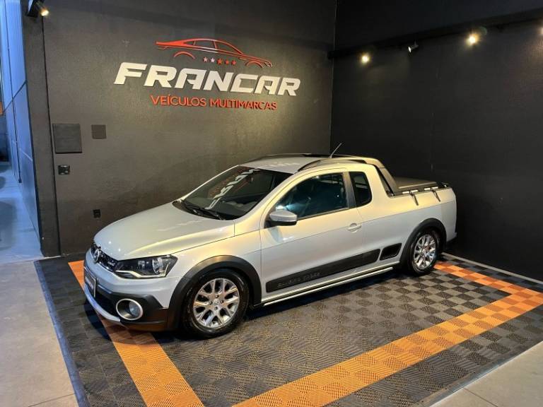 VOLKSWAGEN - SAVEIRO - 2013/2014 - Prata - R$ 68.900,00