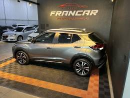 NISSAN - KICKS - 2022/2023 - Cinza - R$ 113.900,00