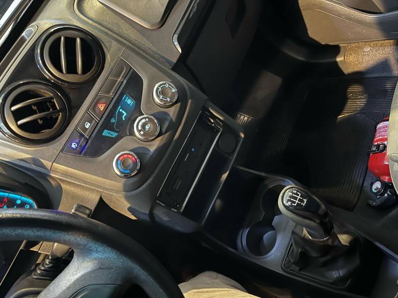 CHEVROLET - MONTANA - 2011/2012 - Preta - R$ 38.900,00