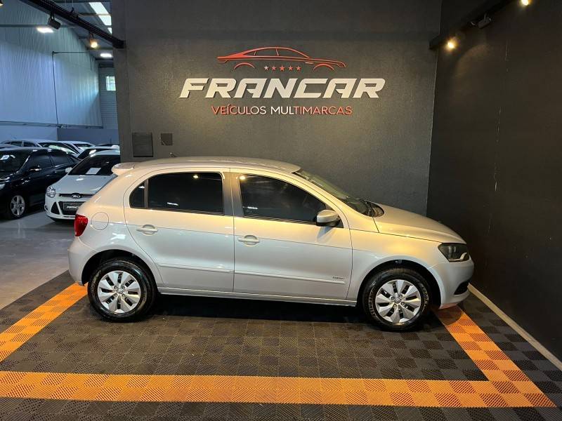 VOLKSWAGEN - GOL - 2013/2014 - Prata - R$ 42.900,00