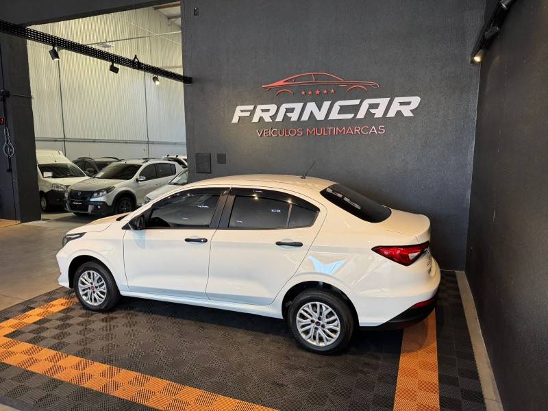 FIAT - CRONOS - 2023/2023 - Branca - R$ 64.900,00