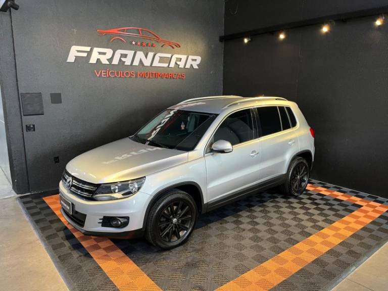 VOLKSWAGEN - TIGUAN - 2011/2012 - Prata - R$ 51.900,00