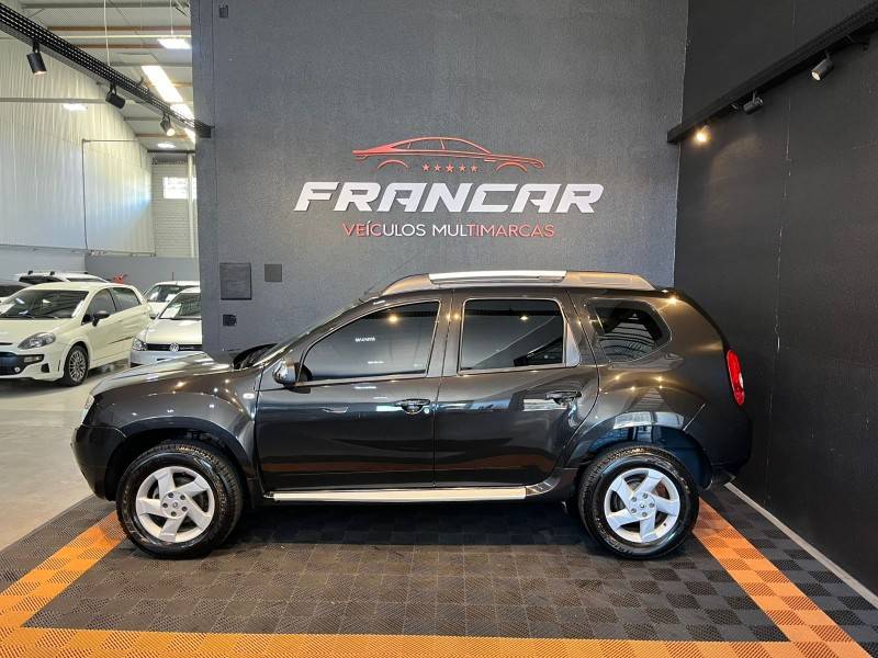 RENAULT - DUSTER - 2012/2013 - Preta - R$ 54.900,00