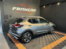 NISSAN - KICKS - 2022/2023 - Cinza - R$ 113.900,00