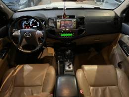 TOYOTA - HILUX SW4 - 2014/2014 - Branca - R$ 145.900,00