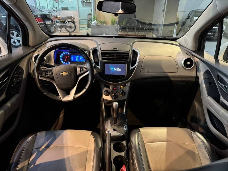 CHEVROLET - TRACKER - 2016/2016 - Branca - R$ 76.900,00