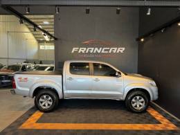 TOYOTA - HILUX - 2015/2015 - Prata - R$ 149.900,00