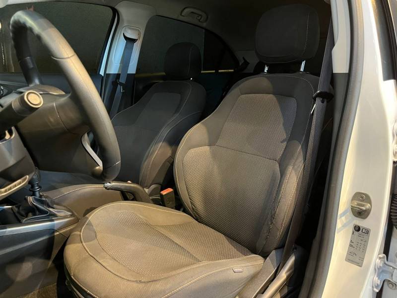 CHEVROLET - ONIX - 2013/2014 - Prata - R$ 54.900,00