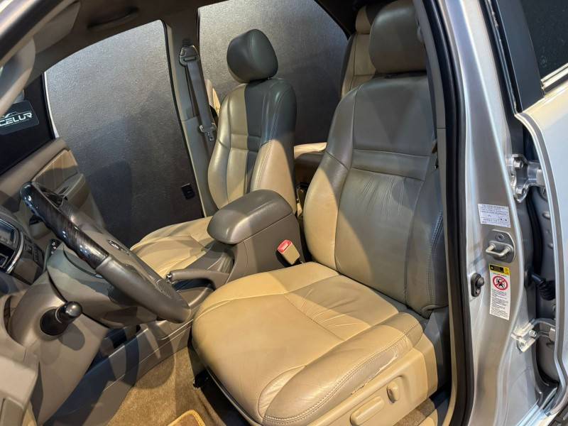 TOYOTA - HILUX SW4 - 2011/2012 - Prata - R$ 134.900,00