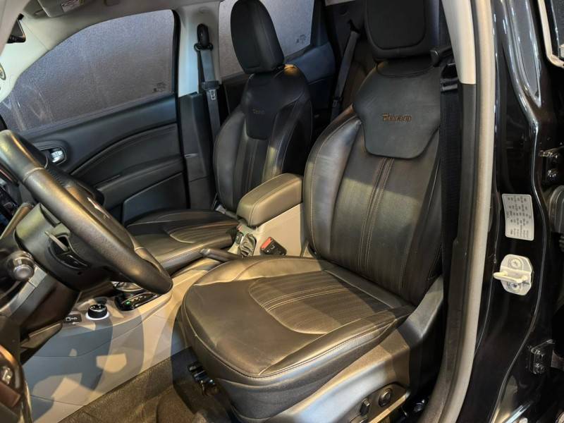 FIAT - TORO - 2020/2021 - Preta - R$ 122.900,00