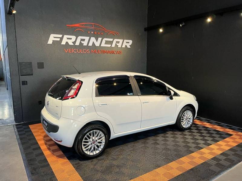 FIAT - PUNTO - 2012/2013 - Branca - R$ 43.900,00