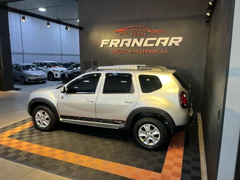 RENAULT - DUSTER - 2015/2016 - Prata - R$ 65.900,00
