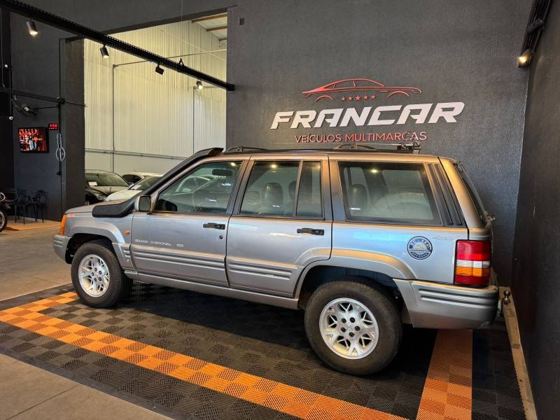 JEEP - GRAND CHEROKEE - 1997/1997 - Prata - R$ 45.900,00