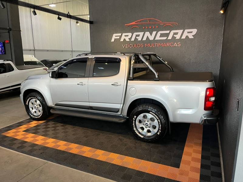 CHEVROLET - S10 - 2013/2014 - Prata - R$ 104.900,00