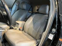 TOYOTA - COROLLA - 2011/2012 - Preta - R$ 68.900,00