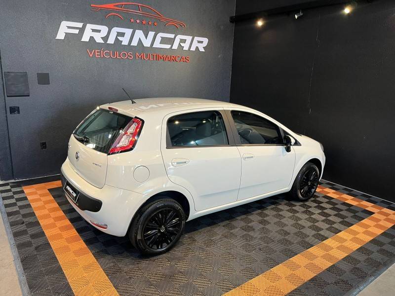 FIAT - PUNTO - 2013/2013 - Branca - R$ 42.900,00