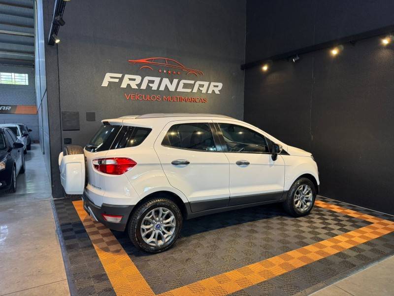 FORD - ECOSPORT - 2012/2013 - Branca - R$ 58.900,00