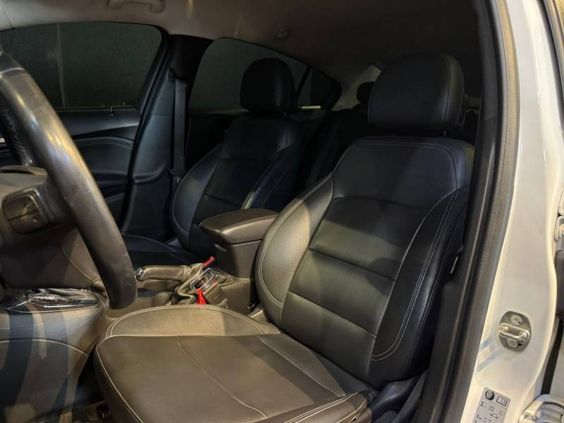 CHEVROLET - CRUZE - 2018/2018 - Branca - R$ 86.900,00