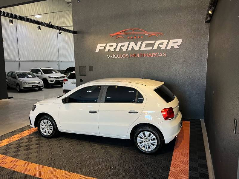 VOLKSWAGEN - GOL - 2016/2017 - Branca - R$ 44.900,00