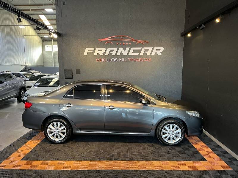 TOYOTA - COROLLA - 2008/2009 - Cinza - R$ 59.900,00