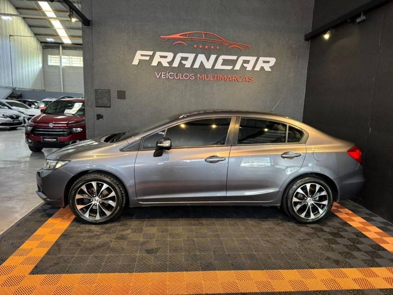 HONDA - CIVIC - 2015/2015 - Cinza - R$ 75.900,00