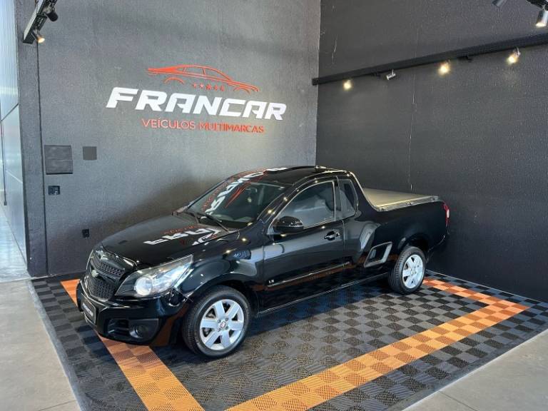 CHEVROLET - MONTANA - 2011/2012 - Preta - R$ 38.900,00