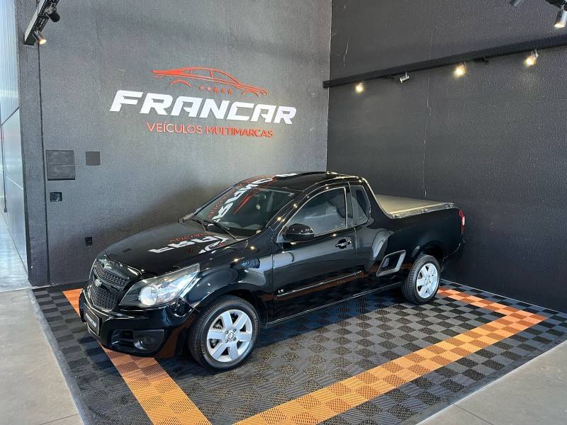 CHEVROLET - MONTANA - 2011/2012 - Preta - R$ 38.900,00
