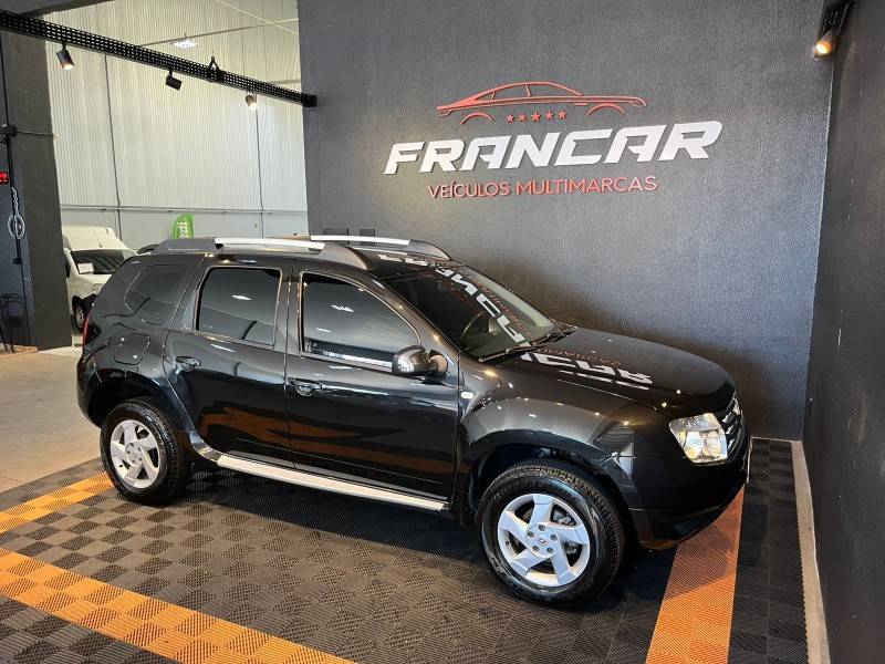 RENAULT - DUSTER - 2012/2013 - Preta - R$ 53.900,00