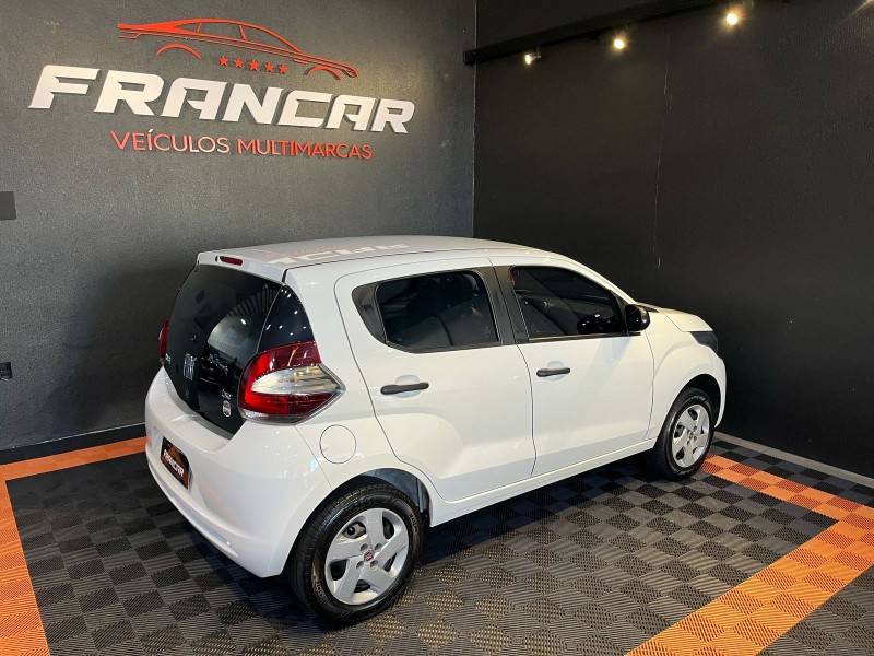 FIAT - MOBI - 2018/2019 - Branca - R$ 43.900,00