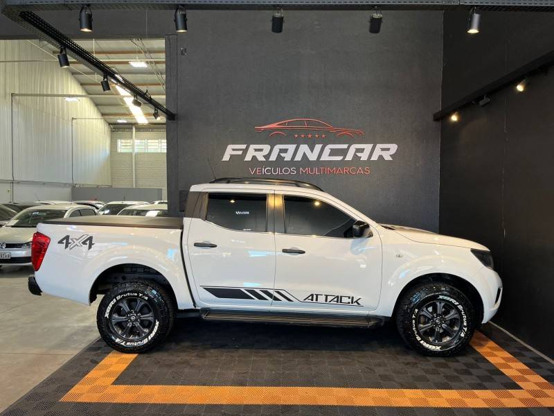 NISSAN - FRONTIER - 2021/2022 - Branca - R$ 158.900,00